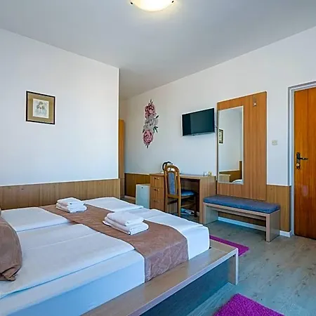 Vicko 3* Stari Grad (Hvar)